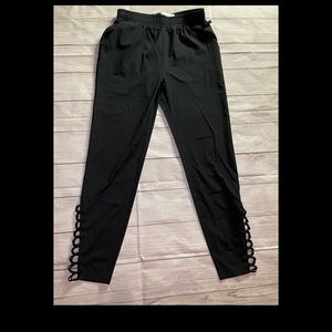 LIKE NEW FABLETICS BLACK “ATHE-LEISURE” PANTS (polyester blend)